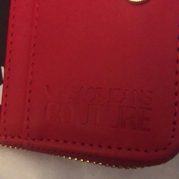 Versace Jeans Couture Range I Embossed ZA Compact Wallet Color Scarlet NWT & Box - Picture 9 of 16